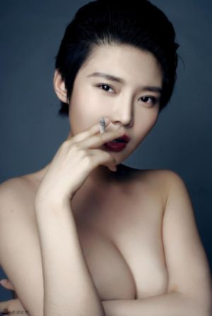 美丽的水蜜桃春潮_4KBD在线观看
