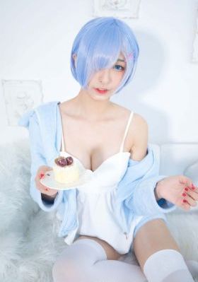 www亚洲自拍com_720高清完整版播放